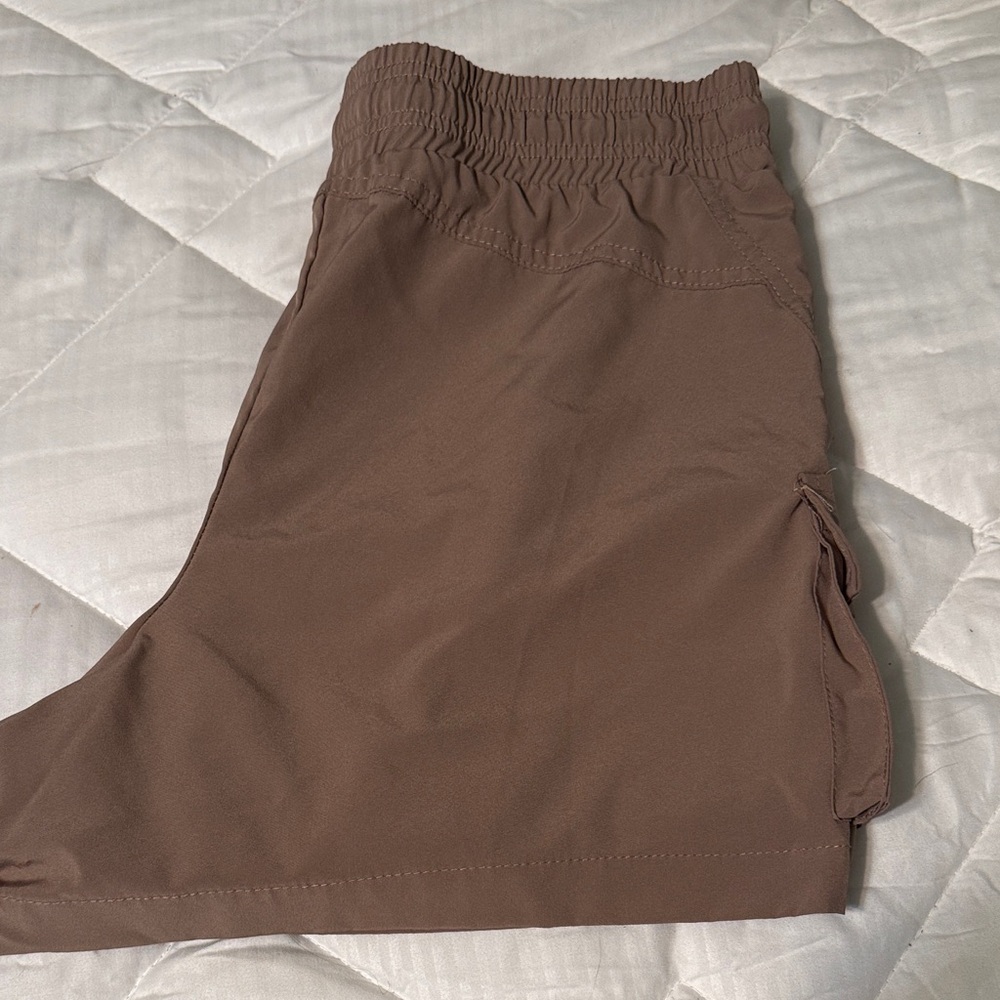 one 5 one Women's Brown Cargo Shorts - Picture 5 of 5
